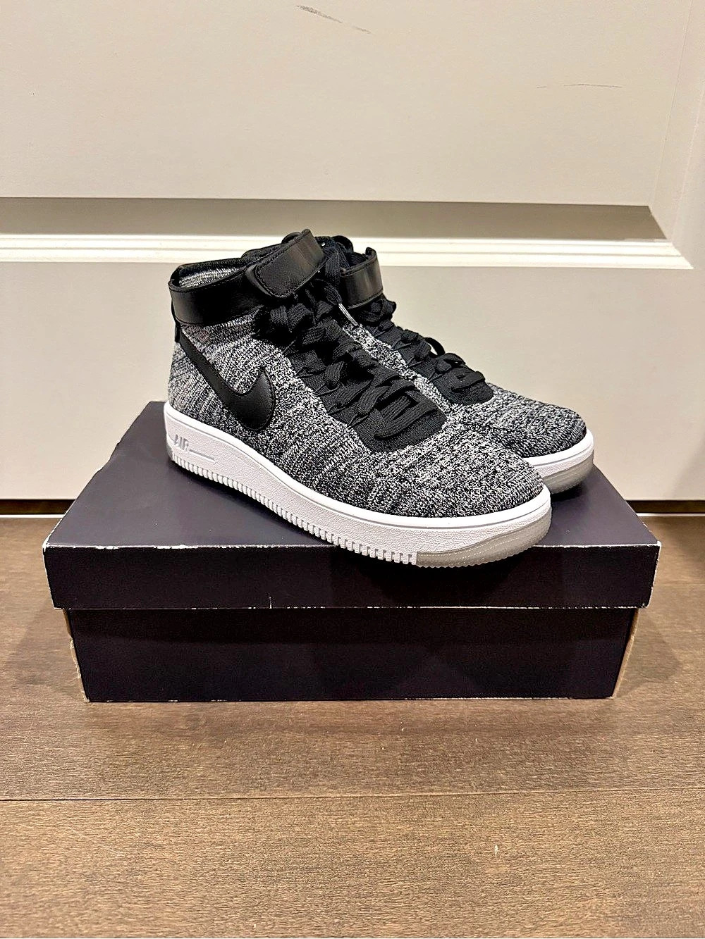 Nike Air Force 1 Flyknit High-Top Sneakers Oreo US 9.5